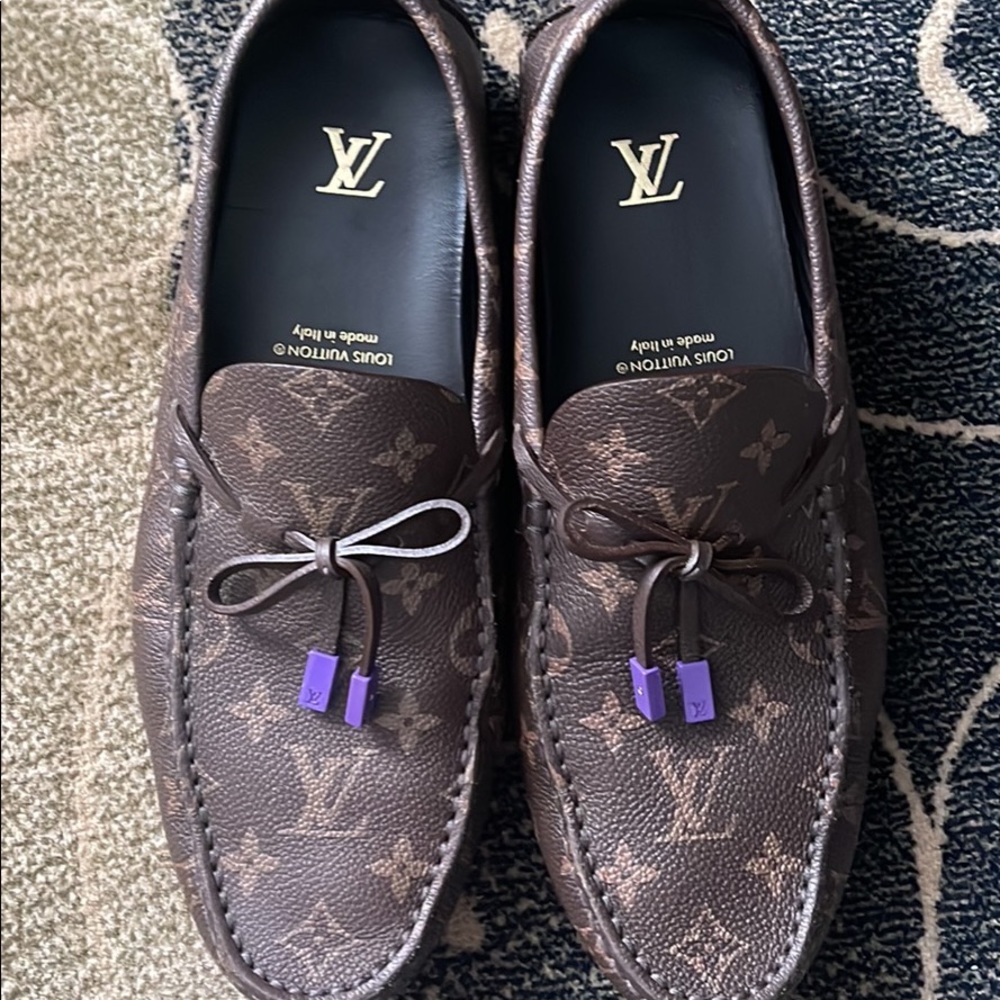 LV Mens Shoes Size 8 1/2